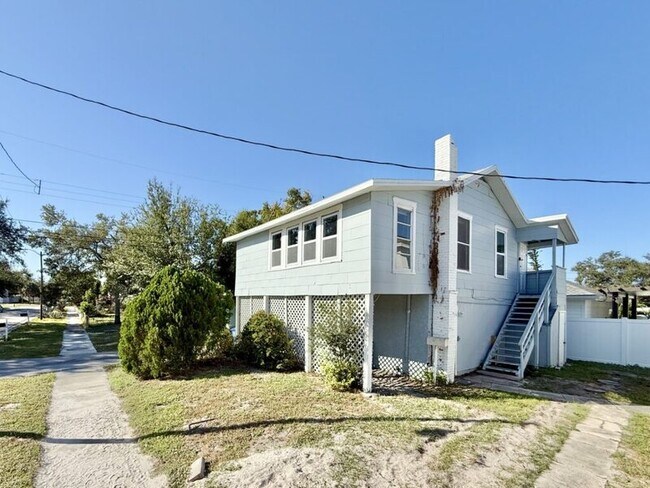 Building Photo - 501 53rd St S