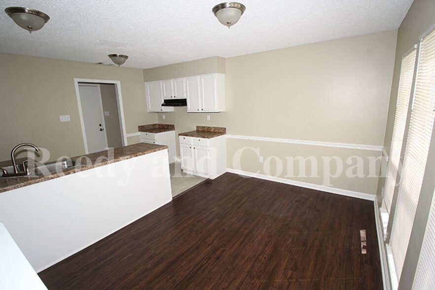 Building Photo - 6305 Kirby Downs Dr