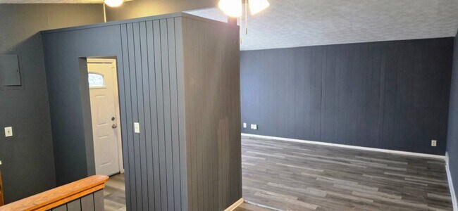 Building Photo - Charming 3-Bedroom Property in Prime Location ( SECTION 8 VOUCHER ACCEPTED )