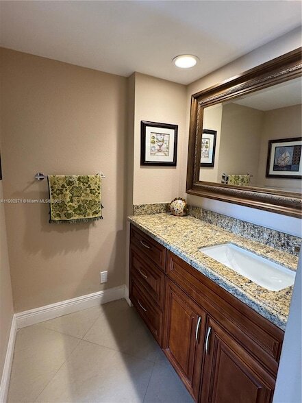 Building Photo - 3095 N Course Dr