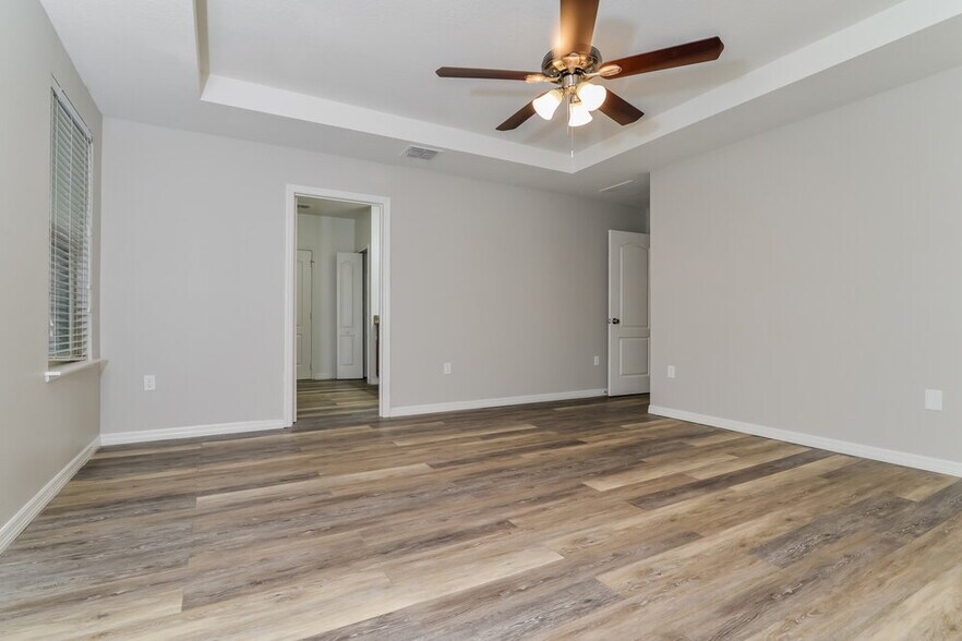 Building Photo - 2111 Waseca Ln