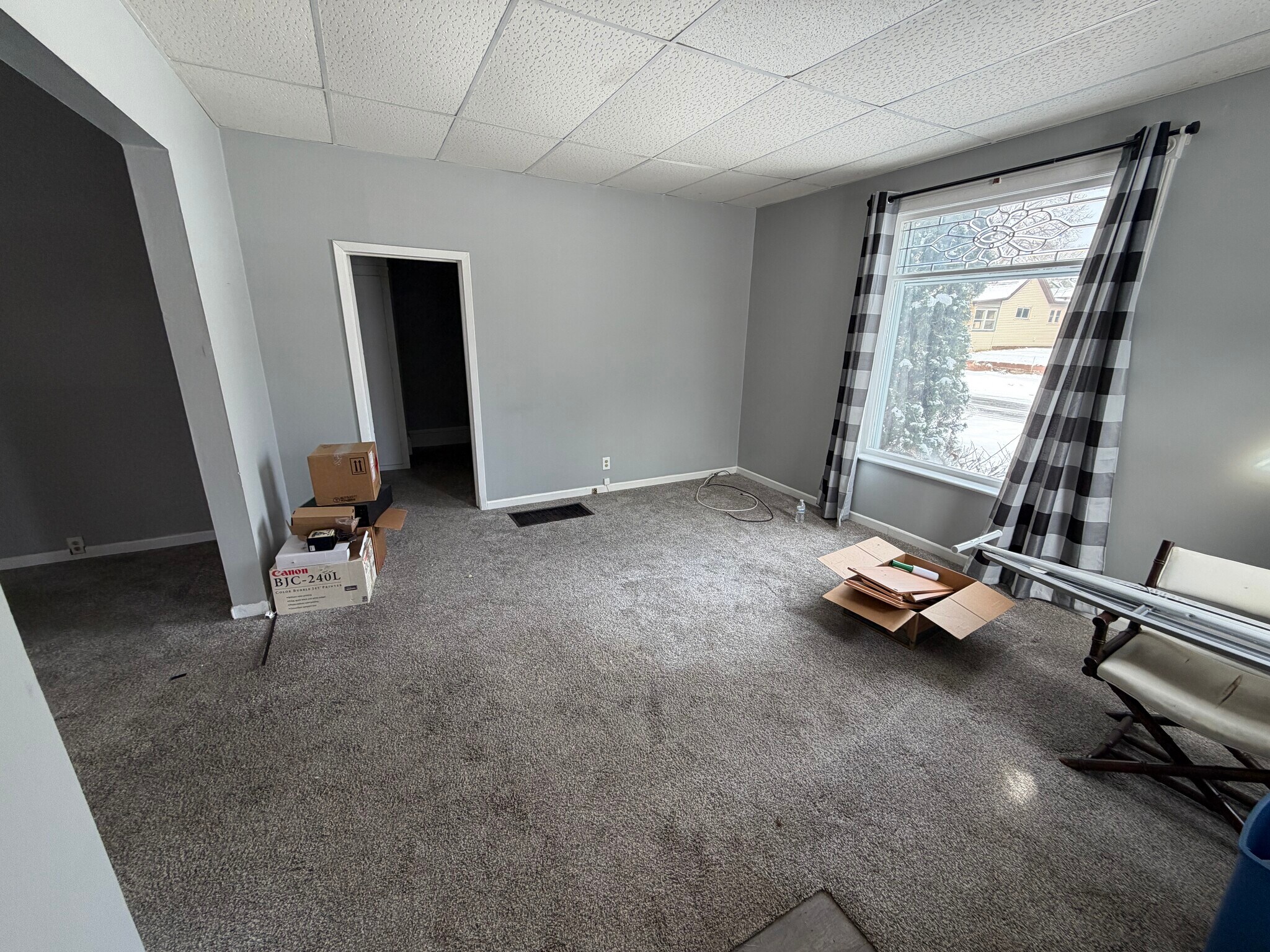 Building Photo - 104 N Grove St