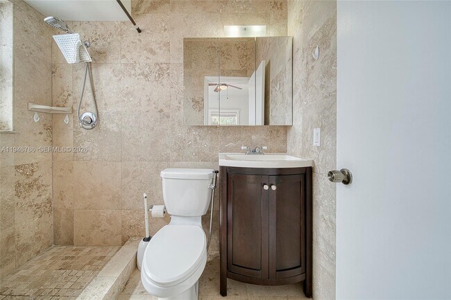 Building Photo - 2205 SW 13th St