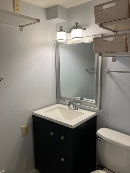 Building Photo - 4951 Lake Forrest Dr NW