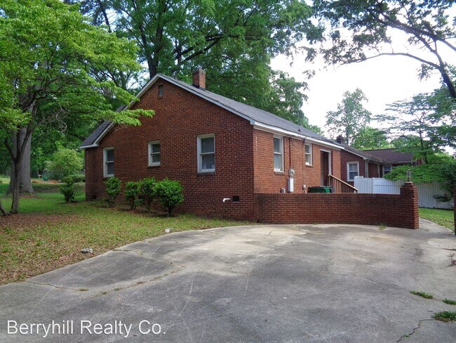 Building Photo - 2 br, 1 bath House - 3900 Admiral Ave.