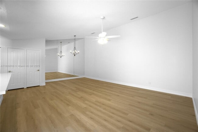 Building Photo - 9189 Sun Terrace Cir