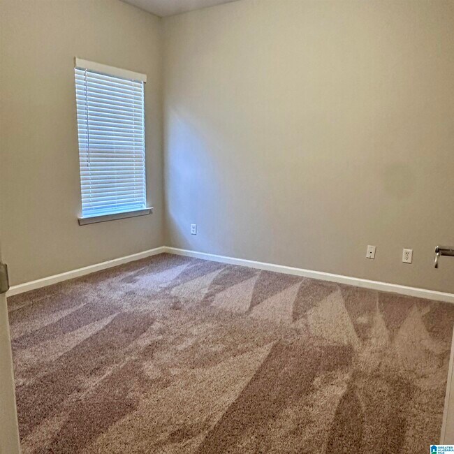 Building Photo - 5272 Promenade Dr