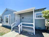 Building Photo - 105 W Curtis St