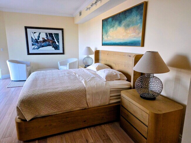 Building Photo - 700 Ocean Royale Way