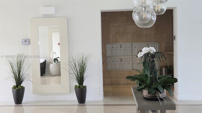 Building Photo - 9381 E Bay Harbor Dr