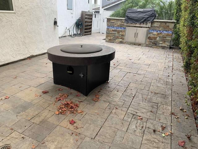 Building Photo - 7229 Fay Ave