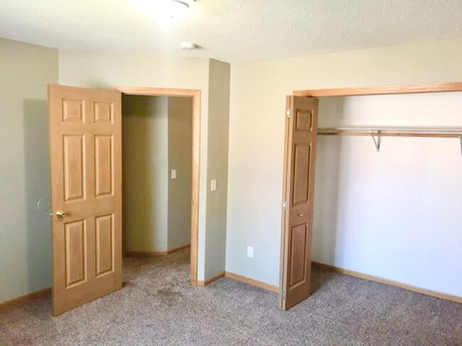 Building Photo - 804 Harrison Dr