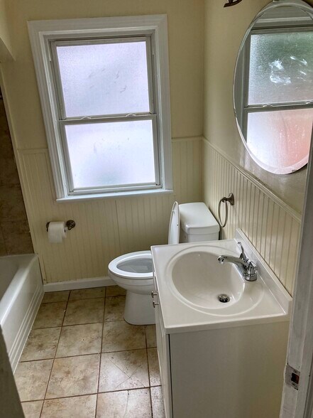 Second Floor Bathroom - 1121 Winston Rd