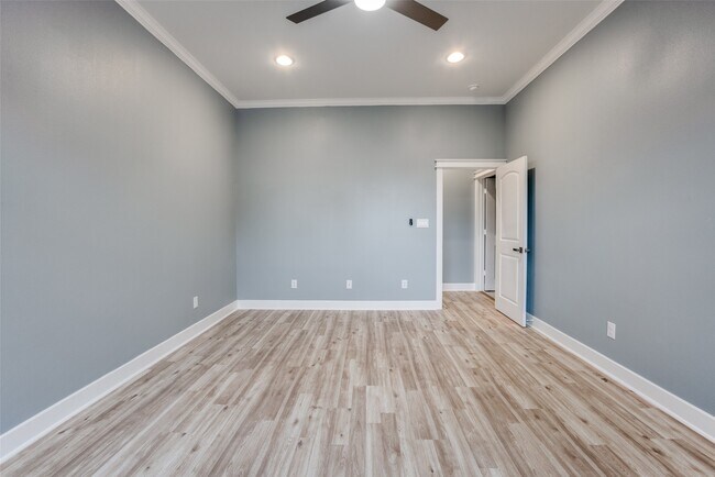 Building Photo - 4927 E Ridge Creek Dr
