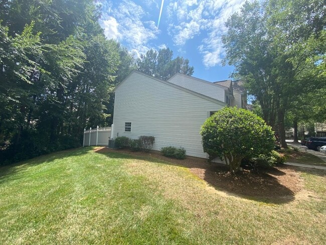 Side - 10660 Holly Ridge Blvd