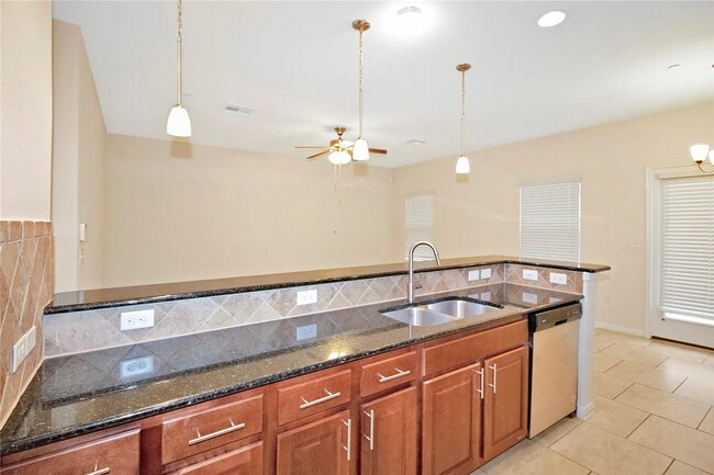 Building Photo - Charming 3-Bedroom Townhome in South Austi...
