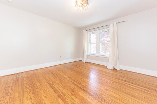 Building Photo - 1111 Olivia Ave