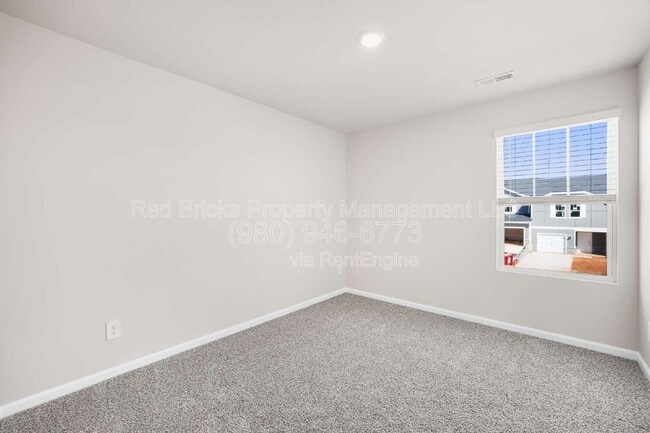 Building Photo - 5543 Worrell Wy