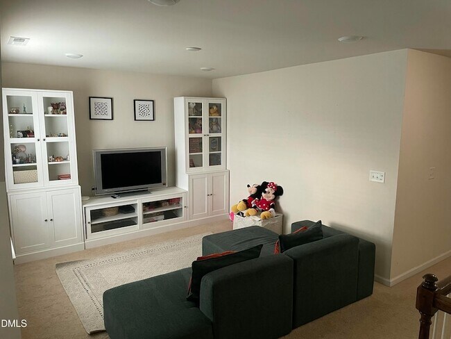 Building Photo - 920 Cozy Oak Ave