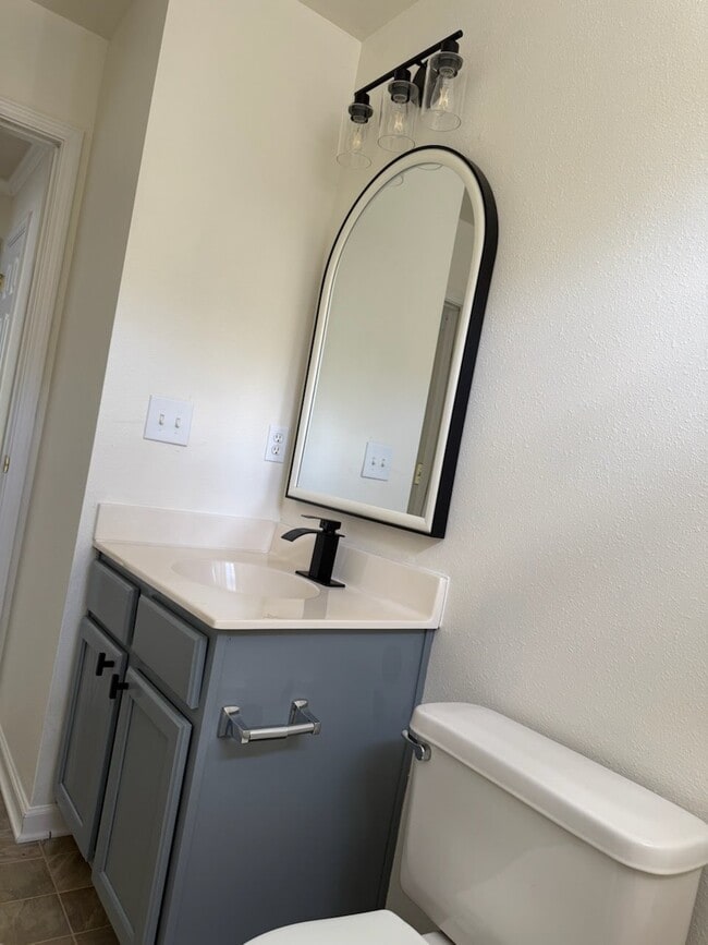 Building Photo - 2809 Fountaingrass Ln