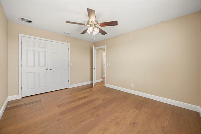 Building Photo - 2049 Heart Lk Dr