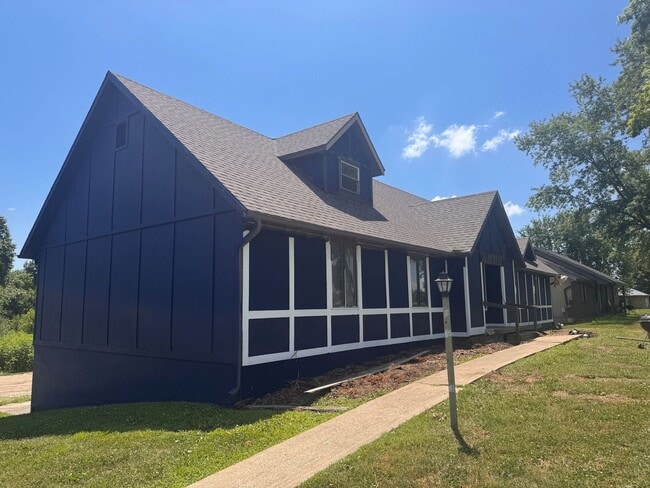 Building Photo - 11763 Wood Oak Ave