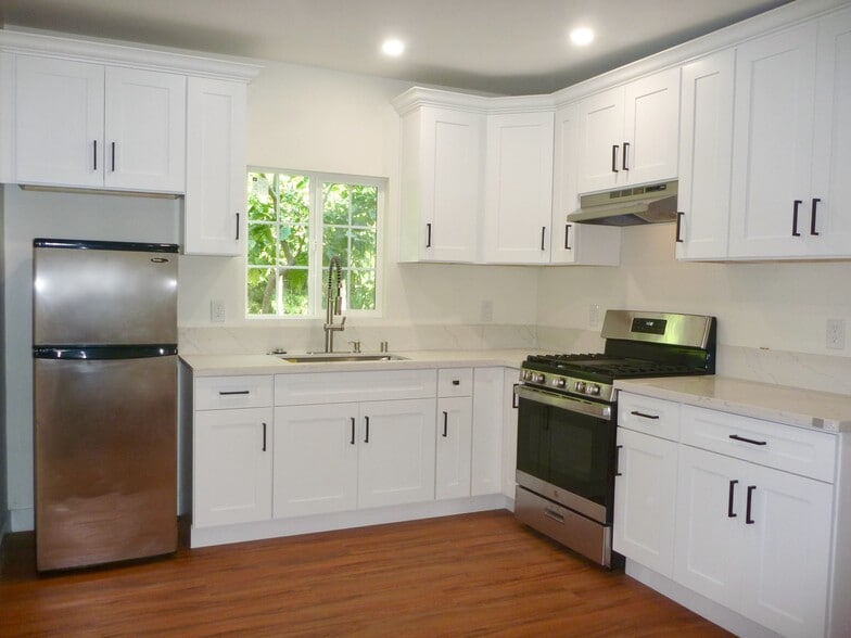 Building Photo - 1110 S Wooster St