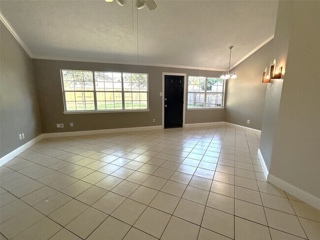 Building Photo - 2715 Spring Canyon Ct