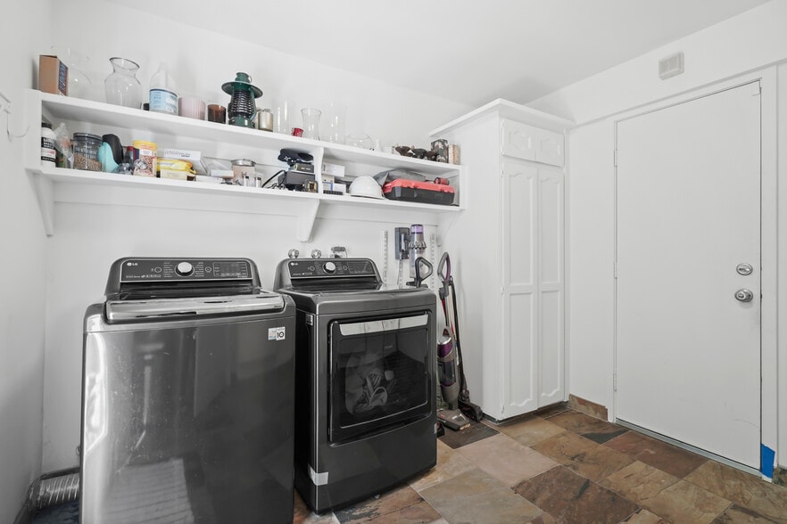 Building Photo - 2355 Stormcroft Ct