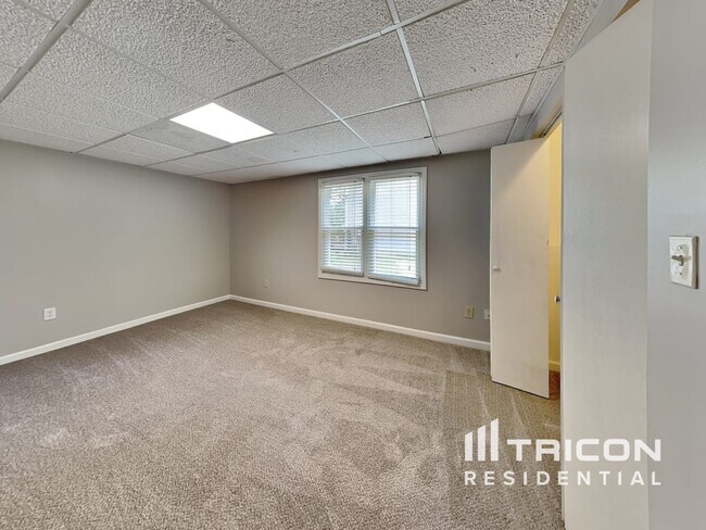 Building Photo - 7067 Brook Side Landing