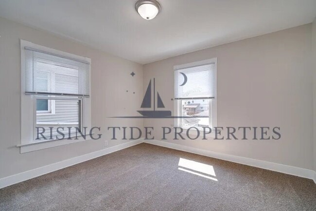 Building Photo - 707 Carlisle Ave