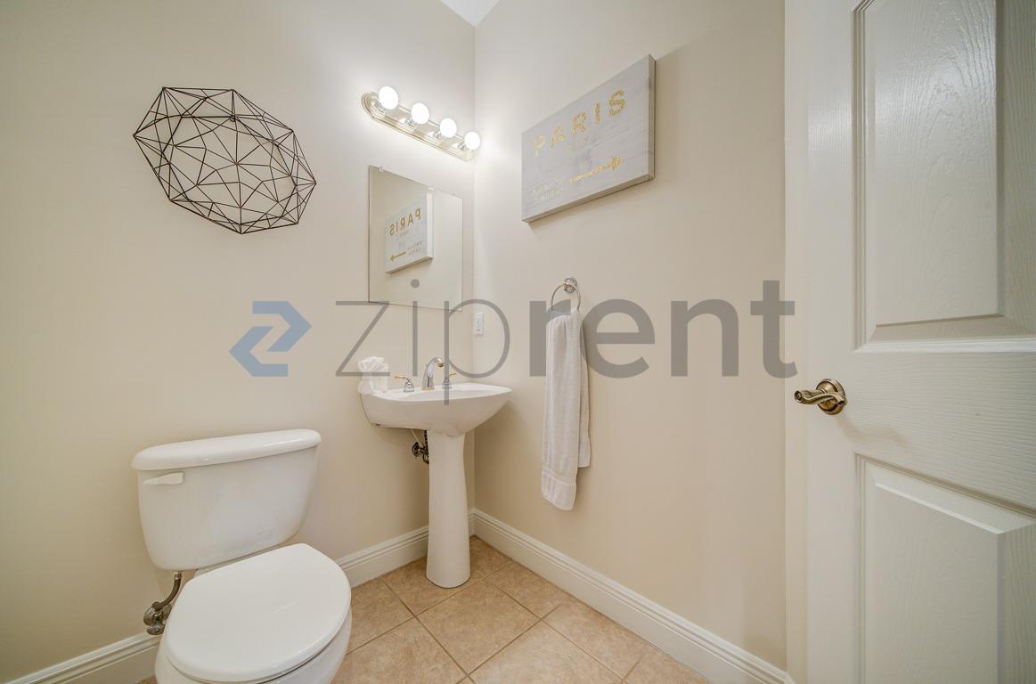 Building Photo - 5111 W Hyde Park Ct