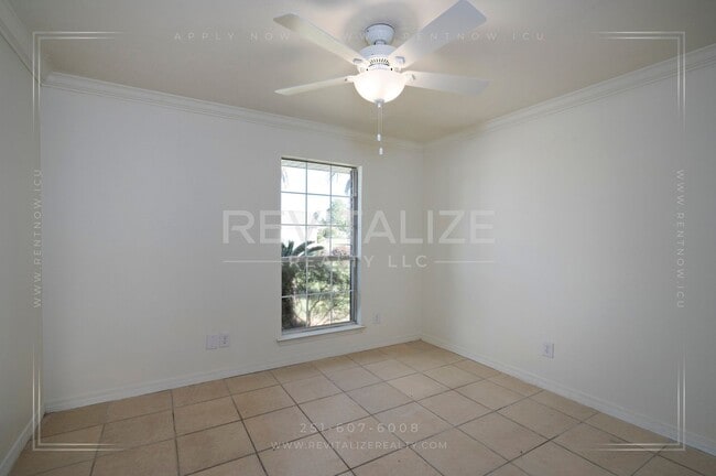 Building Photo - Lovely Brick Home Just Minutes from the Be...