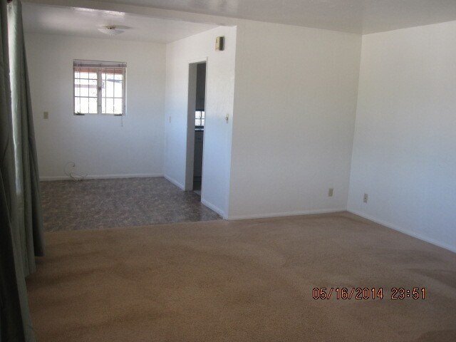 Building Photo - Close to Park Rental