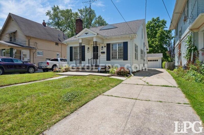 Building Photo - 3617 Homewood Ave