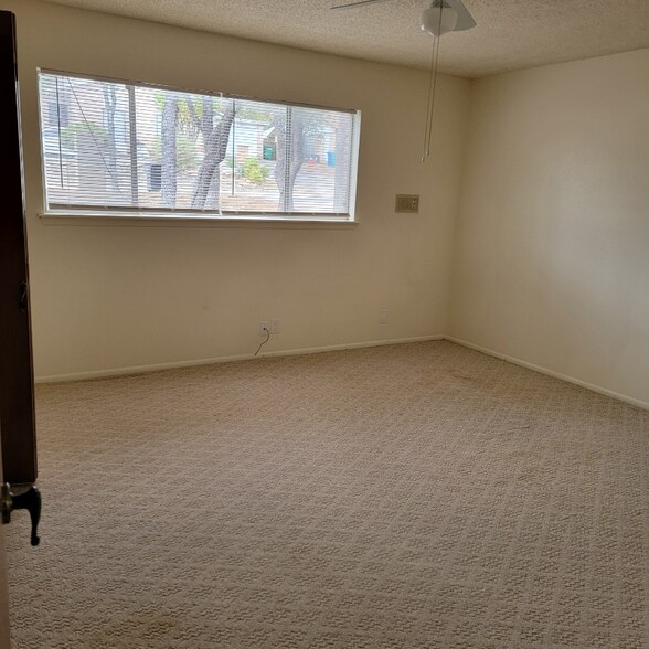 Building Photo - 3326 Scenic Ln