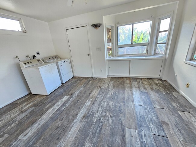 Building Photo - Spacious 8-Bedroom Family Home with Permit...