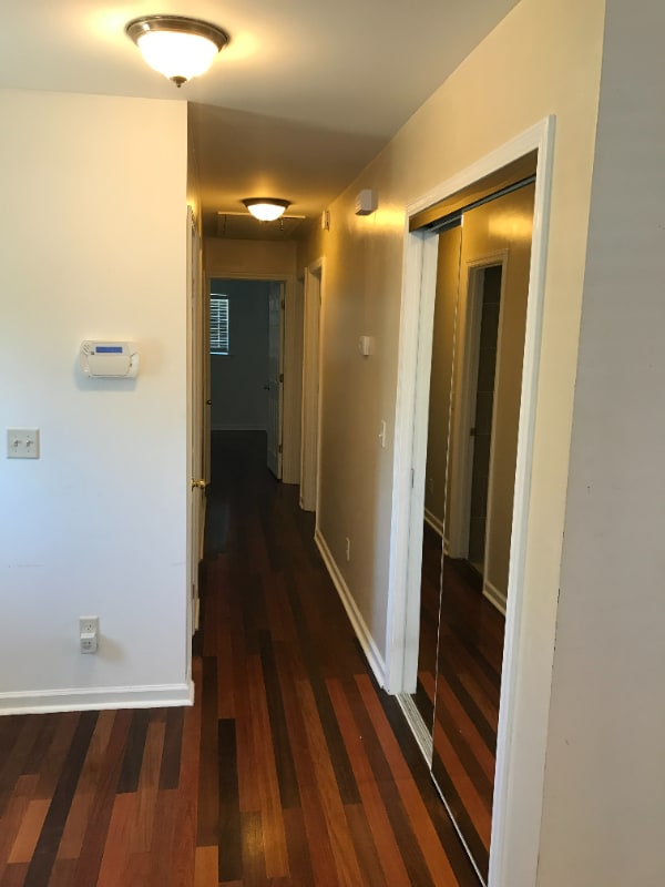 Building Photo - 6 E Wantoot Blvd