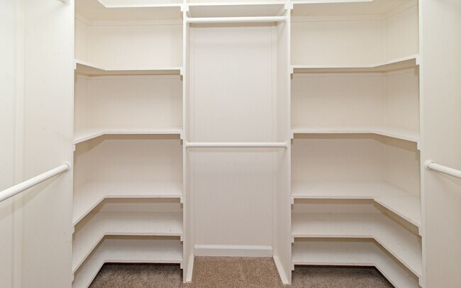 Building Photo - Home in the Community of Del Mar Highlands!