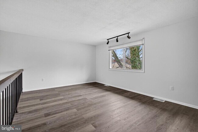 Building Photo - 8801 Monmouth Dr