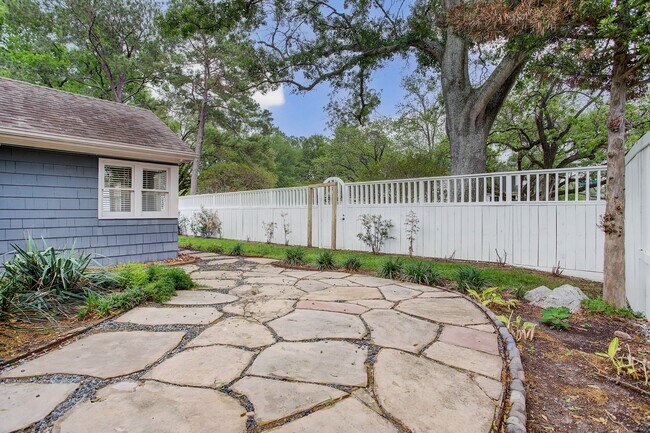 Building Photo - 2228 Addison Rd