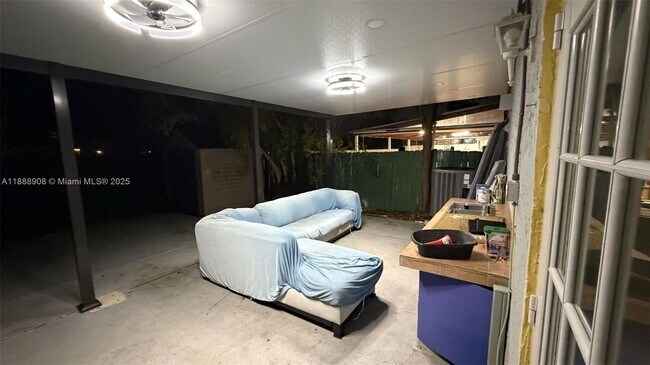 Building Photo - 15430 SW 81st Cir Ln