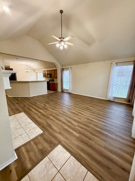 Building Photo - 3121 Fox Hollow Dr