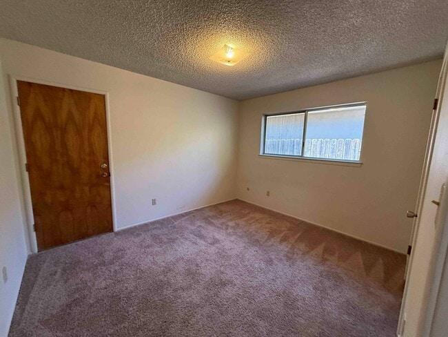 Building Photo - Great River Park 2 Bedroom