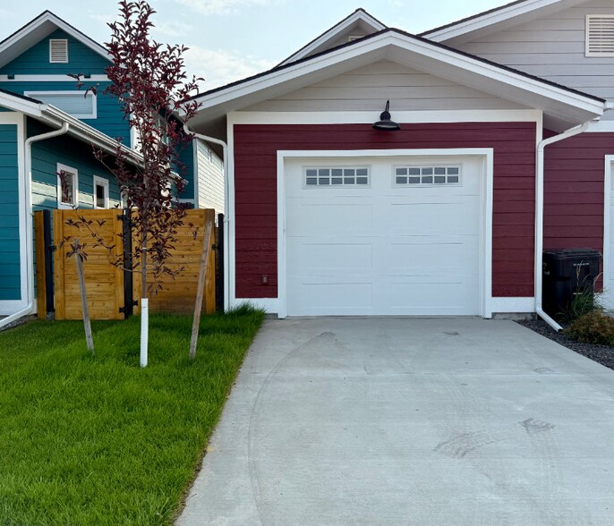 Building Photo - 604 Holstein Way