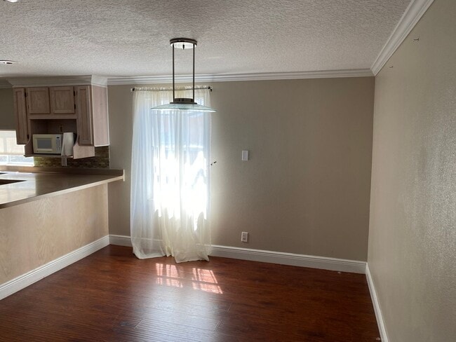 Building Photo - 313 S Observatory Dr