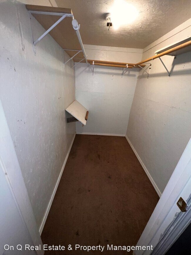 Building Photo - 4 br, 2 bath House - 1306 Barton Lane