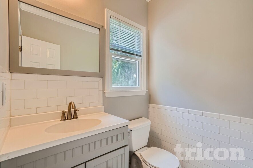 Building Photo - 1140 Johns Landing Ct