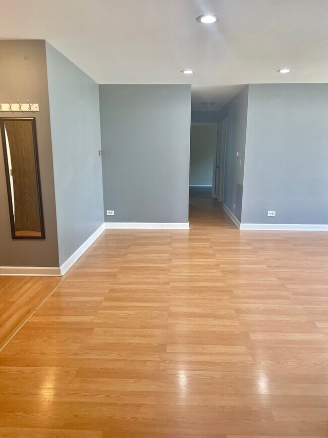 Building Photo - 1548 7 Pines Rd