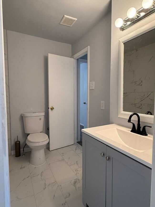 Building Photo - Charming 3-Bed Home in Peaceful Aston Neighborhood